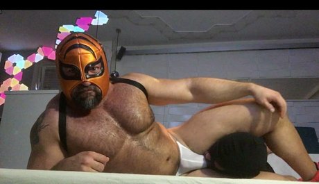 muscle submission ホット女優 写真