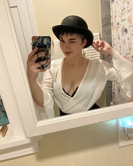 Casey Lee Williams top profile image