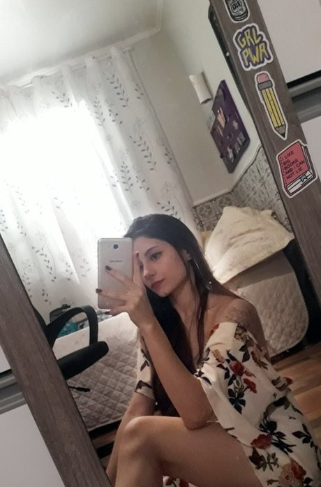 Ingrid Larissa 完璧な女優 写真