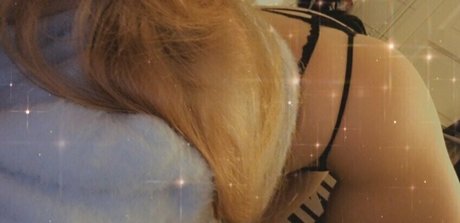 ぽっちゃりしたオンリーファン 美しいヌード 写真