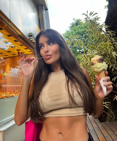 Thais Braz アダルトスター 写真