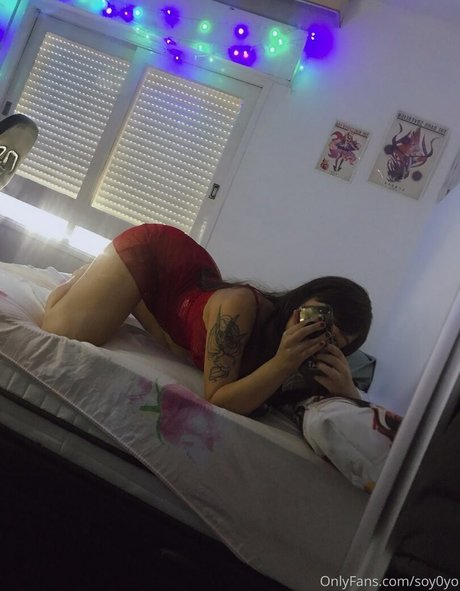 soy0yo エロティックなモデル 写真