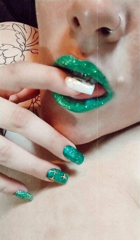 dadabitch ポルノモデル 写真