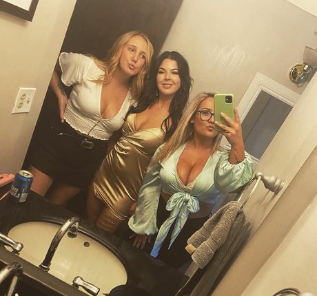 Lilly Alcorn 完璧なモデル 写真