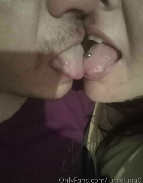 lucreluna0 ポルノスター 写真