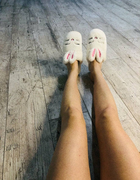 足の裏3P OnlyFans アダルト アーカイブ