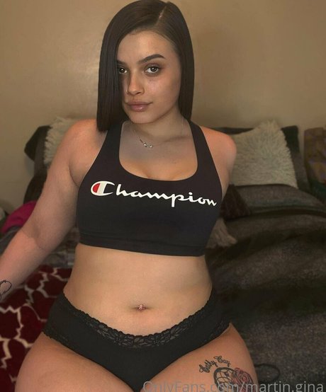 realginawaters ホットなモデル 画像