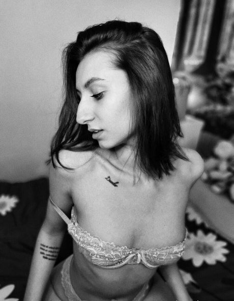 amyvalentinexxx アート女優 ギャラリー