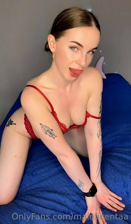 maleficentaa セックスモデル 写真