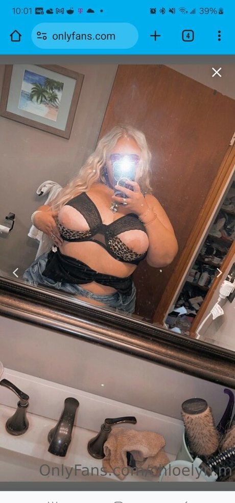 Chloe Osborne アートスター 写真