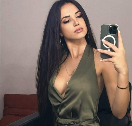 Giusy Meloni ホットなモデル 写真