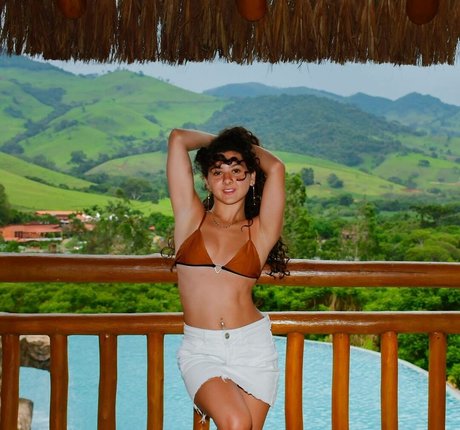 Lorena Tucci ポルノスター アート 写真