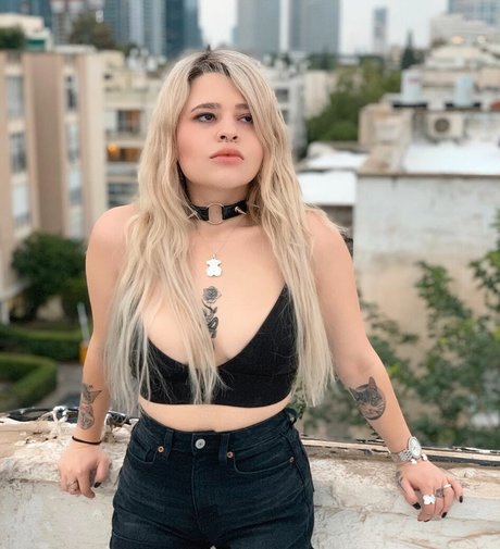 Shira Sasson ポルノ女優 アーカイブ