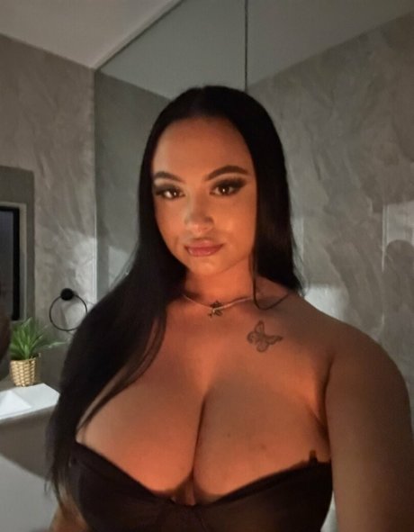 taylaraywhite 裸モデル 写真