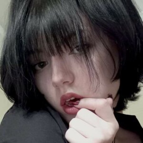 Etherealgothique ポルノモデル 写真
