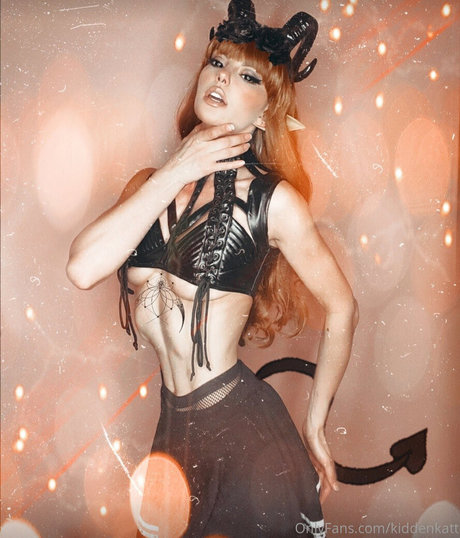 REQ Kiddenkatt セックスモデル 写真