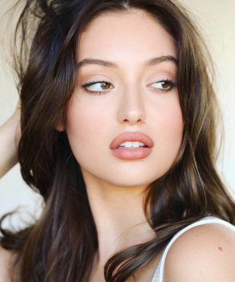 Bella Podaras セクシー女優 写真