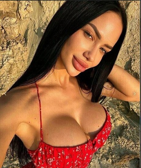 m i l aa 美しいスター 写真