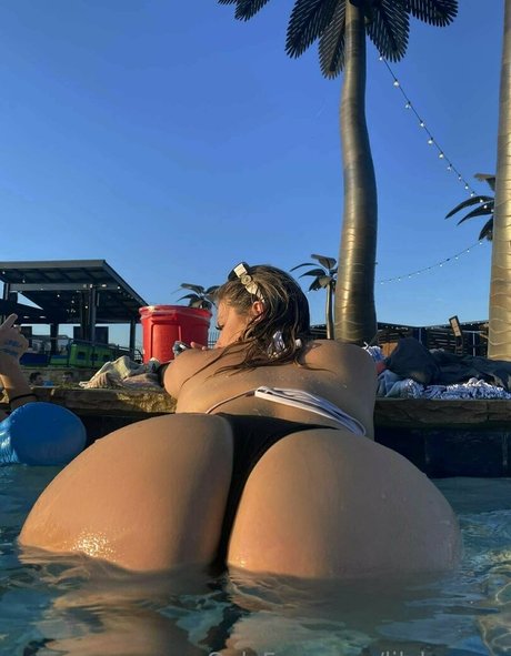 lilyhazexx 可愛い女優 画像