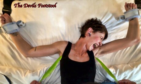 devilsfootstool ホット女優 写真
