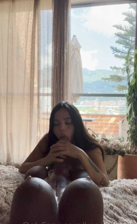 kendalltyler ヌード女優 写真