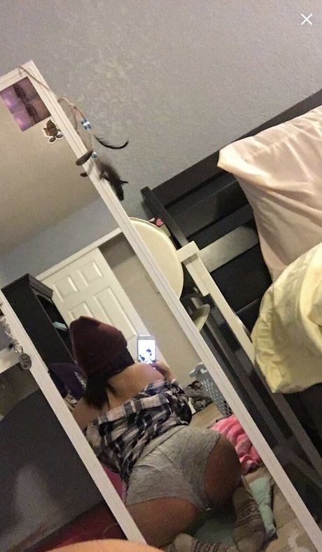Vy Tran エロティックなポルノスター 画像