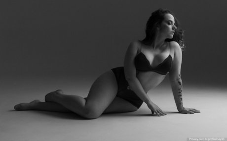 Nay Rodrigues 完璧な女優 写真