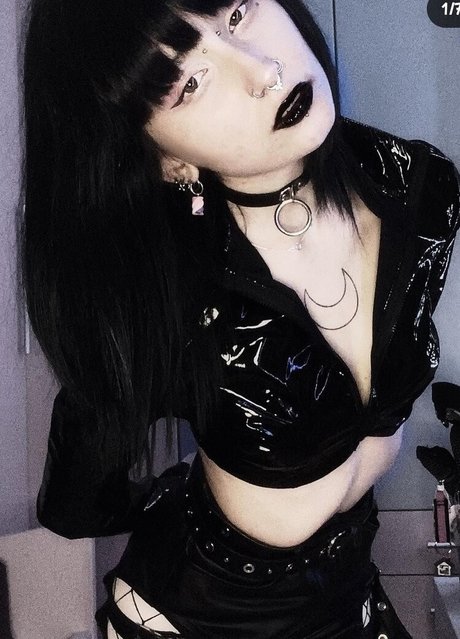 Insaneinternetgrl top profile image