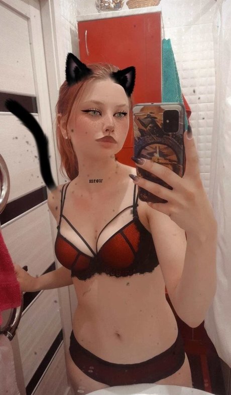 Alexandra Bessonova 高品質のポルノスター 写真
