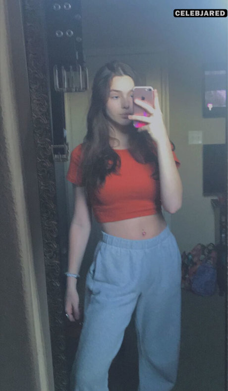 Savannah Colver ポルノスター 独占 画像