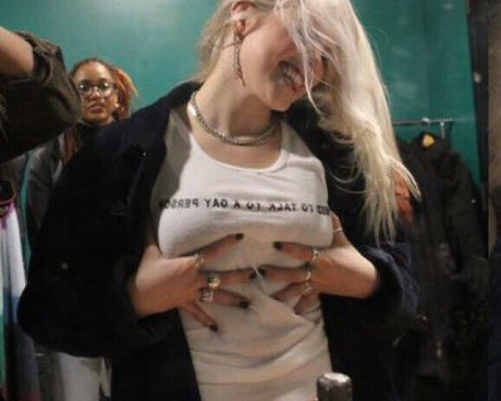 Renee Rapp ポルノモデル 画像