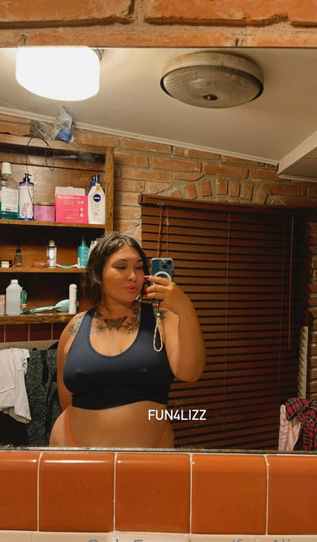 fun4lizz ポルノスター ホット 写真