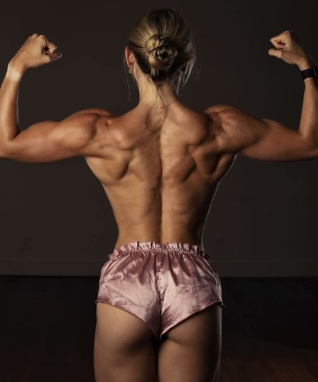 Josie Medema 裸の女優 画像
