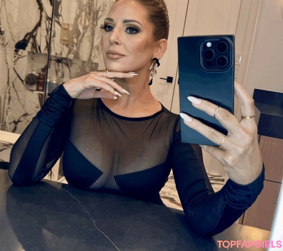 Tiffany Gomas 裸モデル 写真