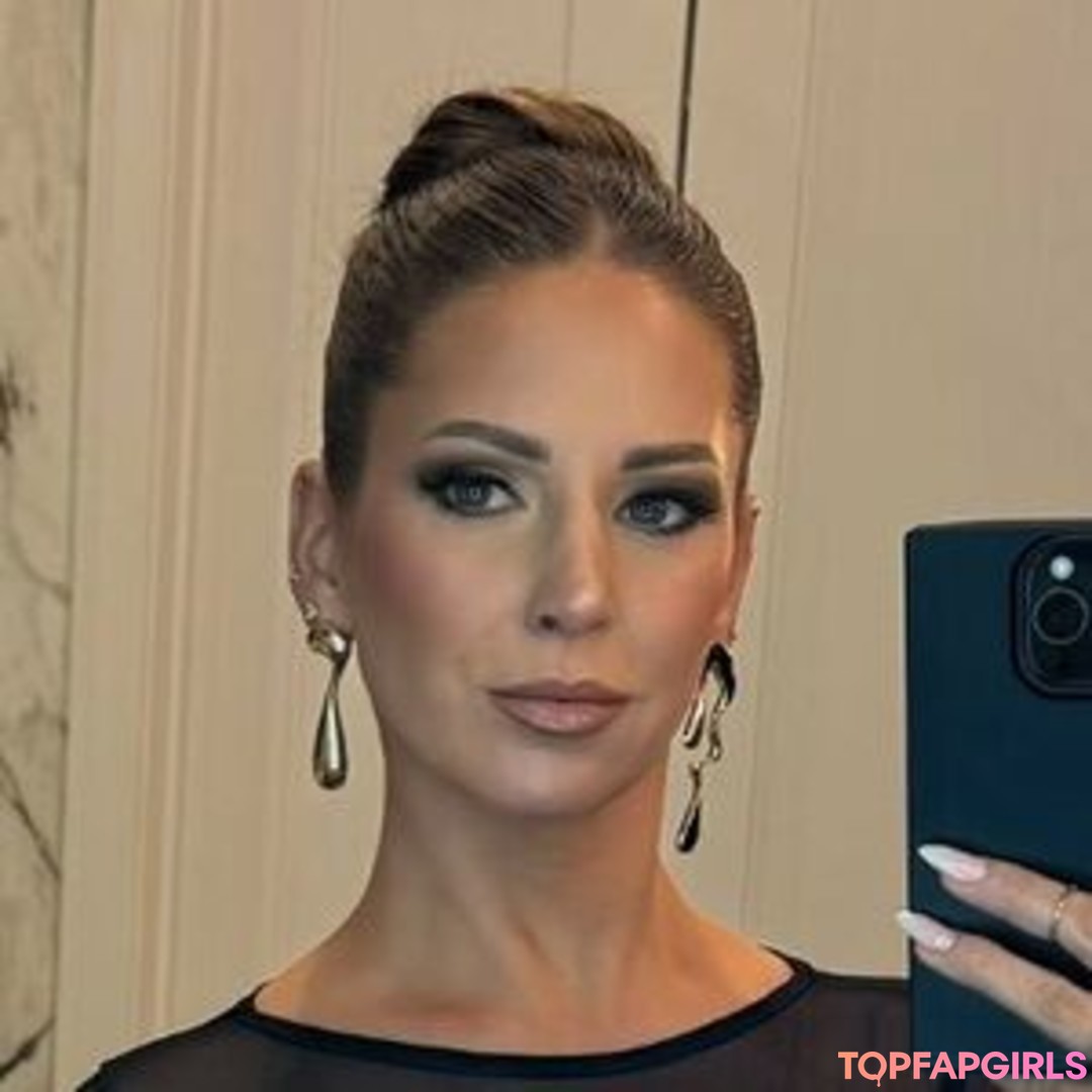 Tiffany Gomas ホットなモデル 写真