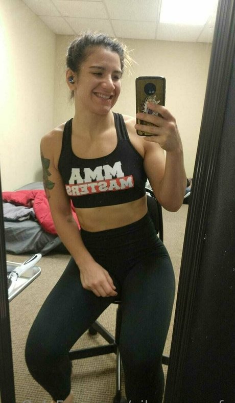 ailu perez ufc ポルノモデル 写真