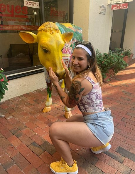 ailu perez ufc ポルノスター 写真