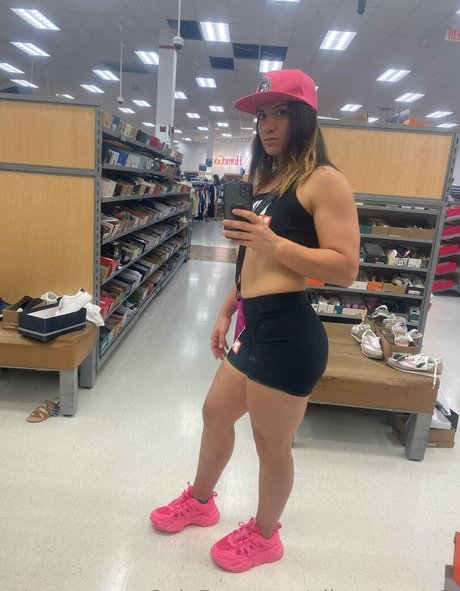 ailu perez ufc ポルノスター 写真