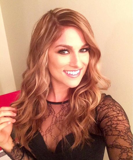 Cassadee Pope セクシーモデル 写真