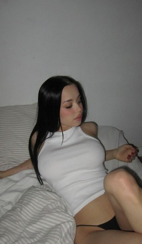 lyna com かわいいモデル 画像