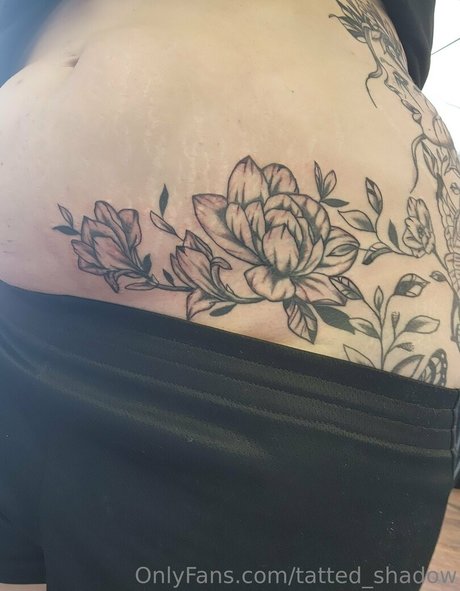 tatted shadow エロティックなポルノスター 写真