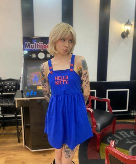 Luh Setra 高品質のスター 写真