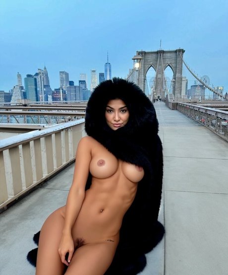 Nourhene Hocini アートポルノスター 写真