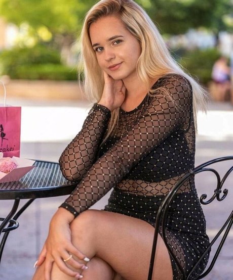 Valkyrie Mcfey かわいいスター 写真