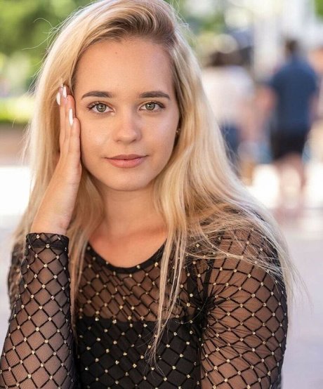 Valkyrie Mcfey 美しいポルノスター 写真