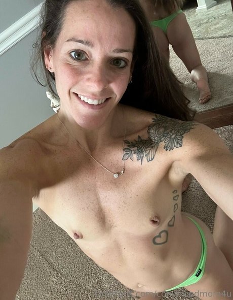 Convincedmom4u セクシーモデル 画像