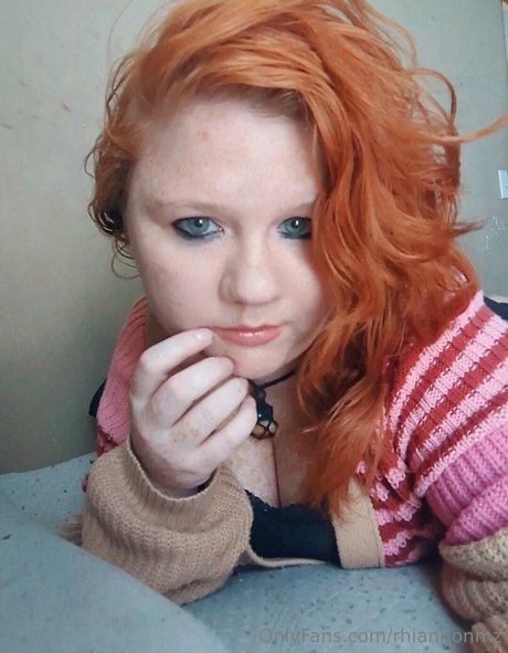 rhiannonmz モデル 写真