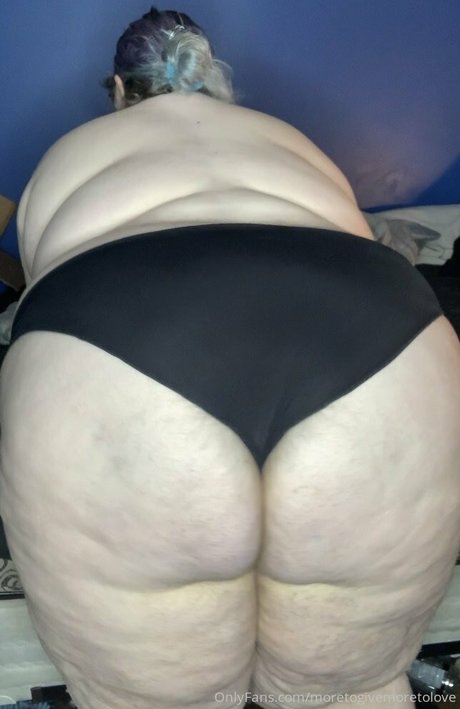 adenahx 美しいモデル 写真