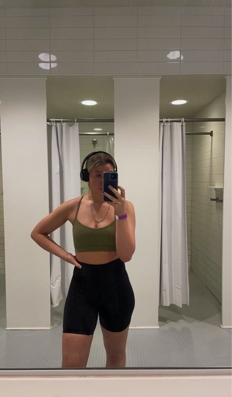 Jordan Christine Macdonald profile image