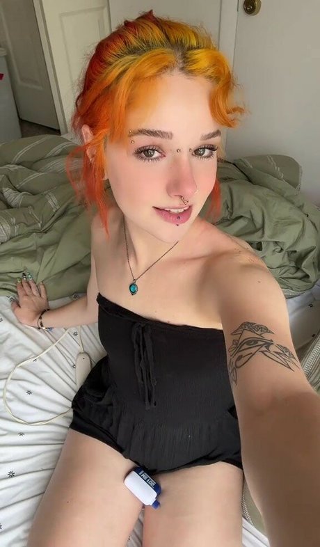 Pissflavoredlemonade ポルノ女優 写真